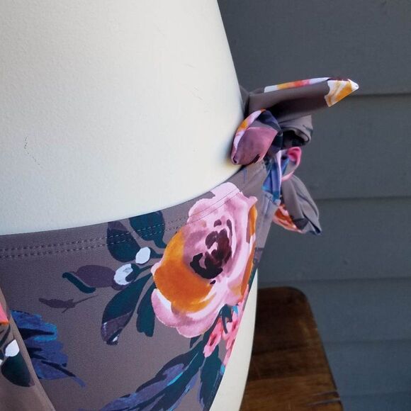 NWT Shade & Shore Taupe Floral Bikini size Medium - Picture 6 of 15